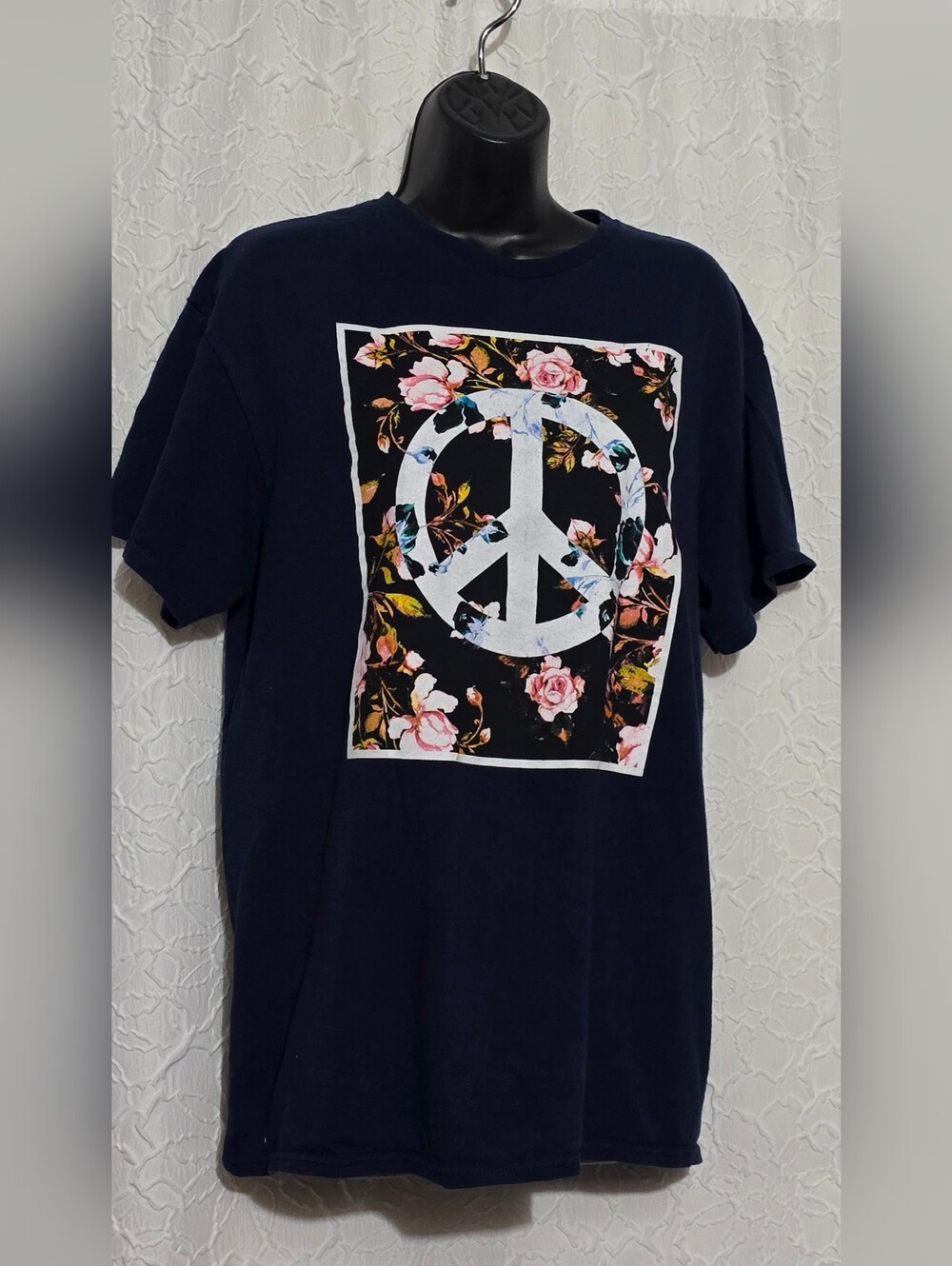 Peace And Love Flower  T-Shirt Dark Blue Size Large